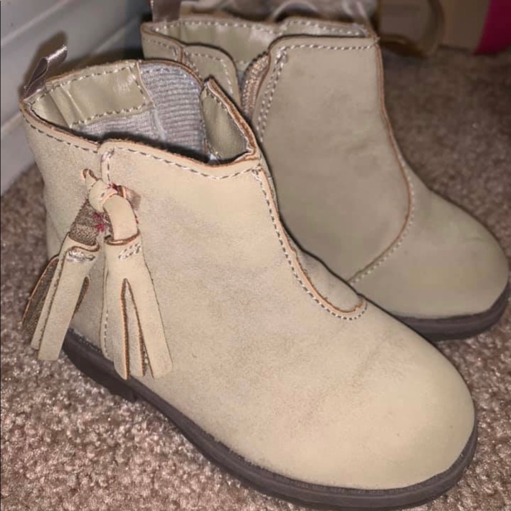 Beige boots